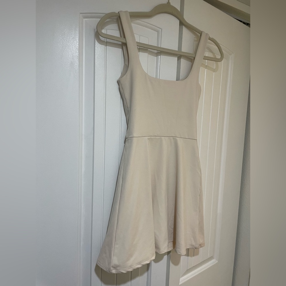 Reformation Amy Ecostretch Active Dress
 COLOR Almond size XS